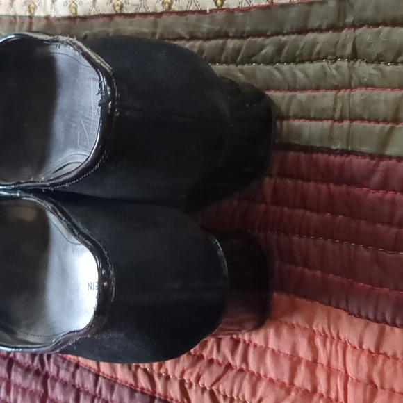 ANNE KLEIN* suede and patent leather block heel buckle top square toe dress shoe - Picture 5 of 14